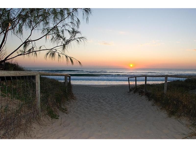 ‘MAIN BEACH TWR’ 20 Cronin  Avenue, Main Beach QLD 4217