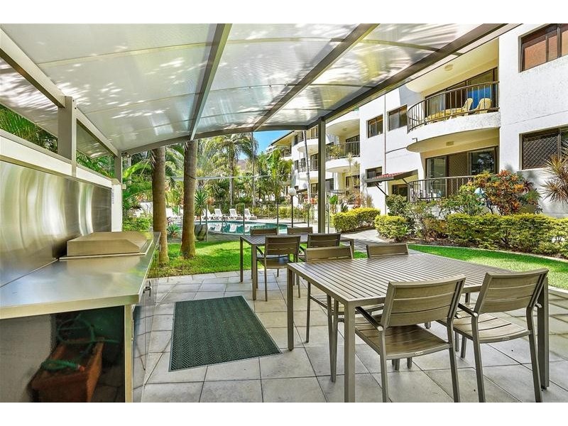 ‘SCALINADA’ 22 Woodroffe Avenue, Main Beach QLD 4217