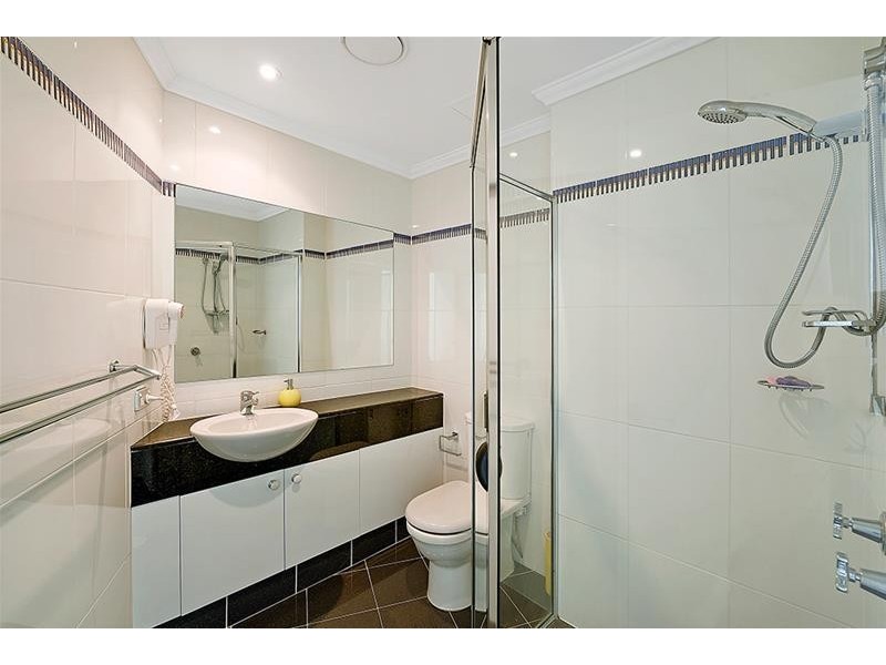 ‘PACIFIC VIEWS’ 5 Woodroffe Avenue, Main Beach QLD 4217