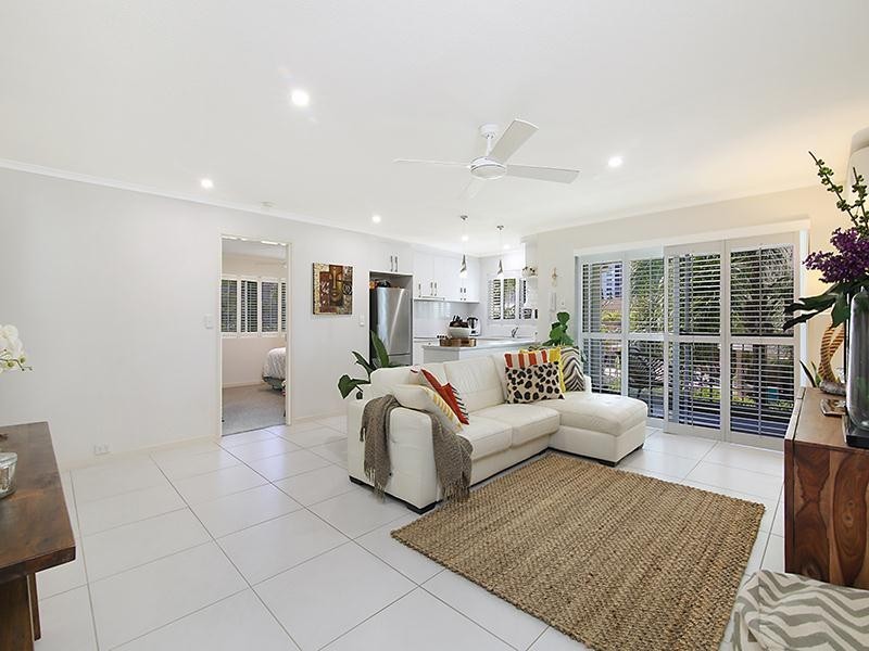 ‘CHIDORI COURT’ 1 Cronin Avenue, Main Beach QLD 4217