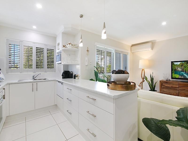 ‘CHIDORI COURT’ 1 Cronin Avenue, Main Beach QLD 4217