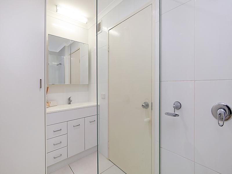 ‘CHIDORI COURT’ 1 Cronin Avenue, Main Beach QLD 4217