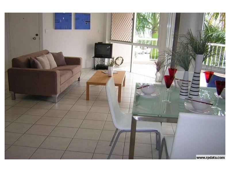 10/6 Breaker Street ‘The Decks’, Main Beach QLD 4217
