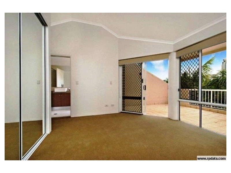 10/6 Breaker Street ‘The Decks’, Main Beach QLD 4217