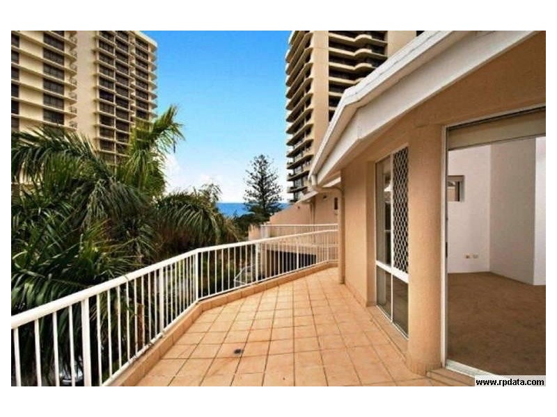 10/6 Breaker Street ‘The Decks’, Main Beach QLD 4217