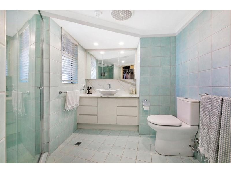 ‘Ocean Park Towers’ Main Beach Parade, Main Beach QLD 4217