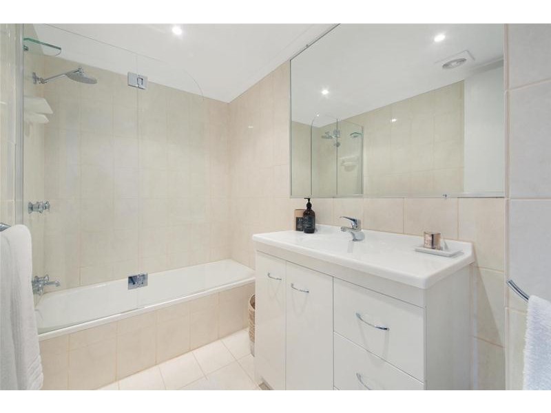 ‘Ocean Park Towers’ Main Beach Parade, Main Beach QLD 4217