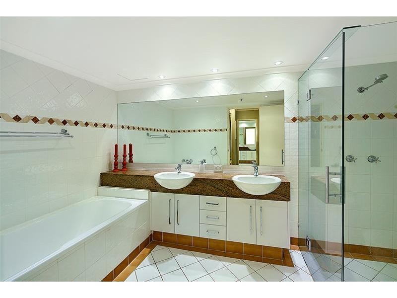 ‘XANADU EAST’ 59 Pacific Street, Main Beach QLD 4217