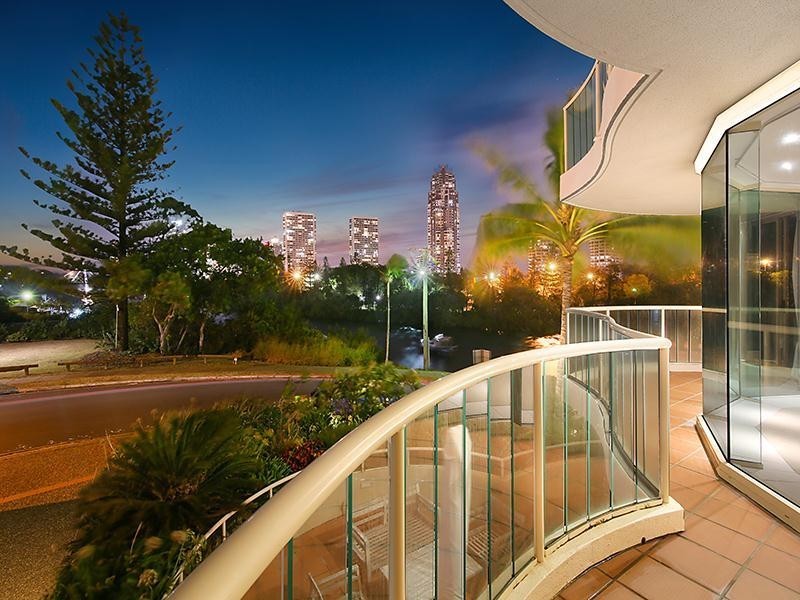 ‘CABLE BEACH’ 1 Cable Street, Main Beach QLD 4217