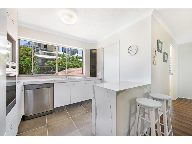 ‘PEAK LODGE’ 8-10 Peak Avenue, Main Beach QLD 4217