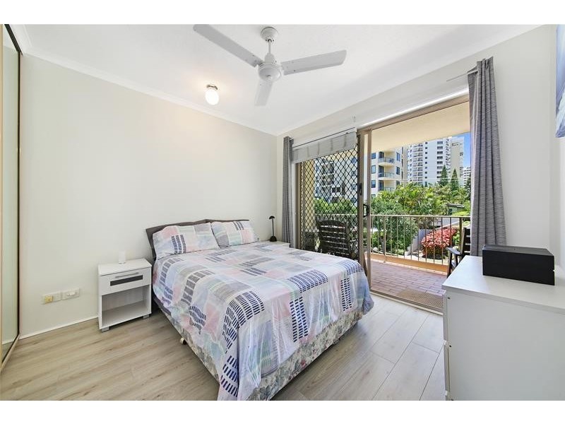 ‘PEAK LODGE’ 8-10 Peak Avenue, Main Beach QLD 4217