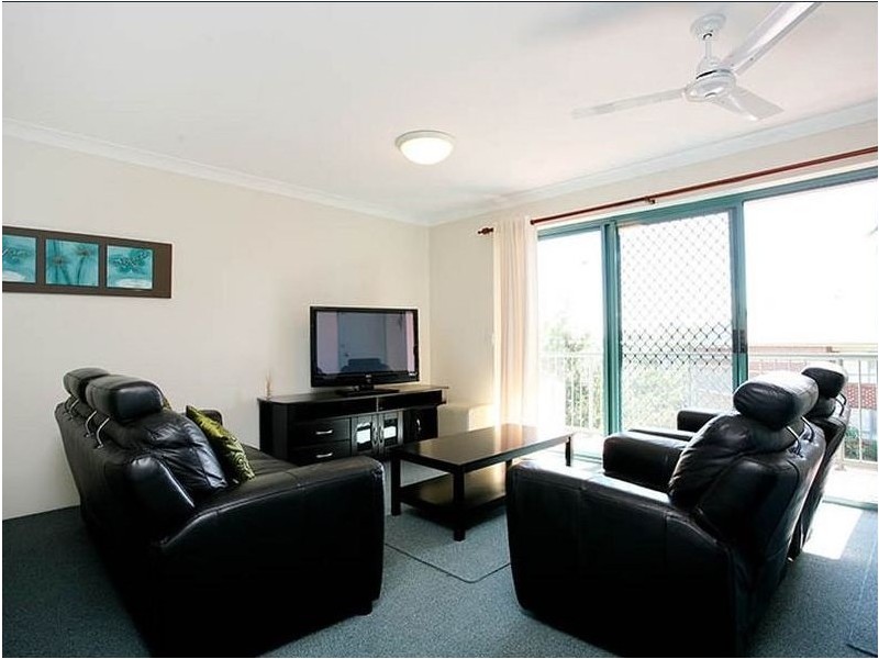 45 Pohlman Street, Southport QLD 4215