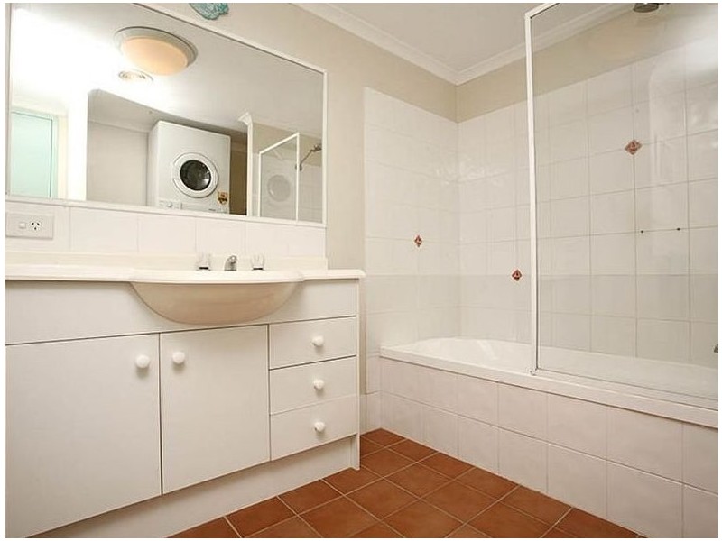 45 Pohlman Street, Southport QLD 4215