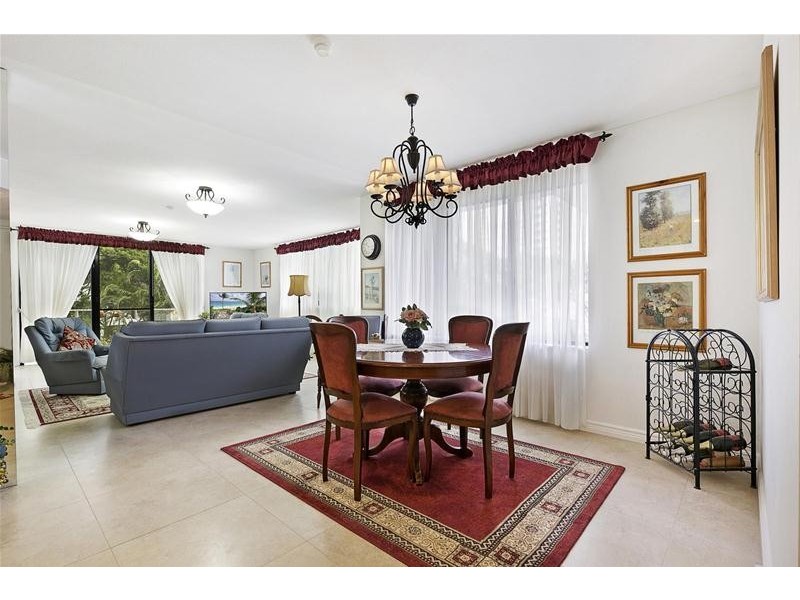 ‘CALAIS’ 19 Peak Avenue, Main Beach QLD 4217