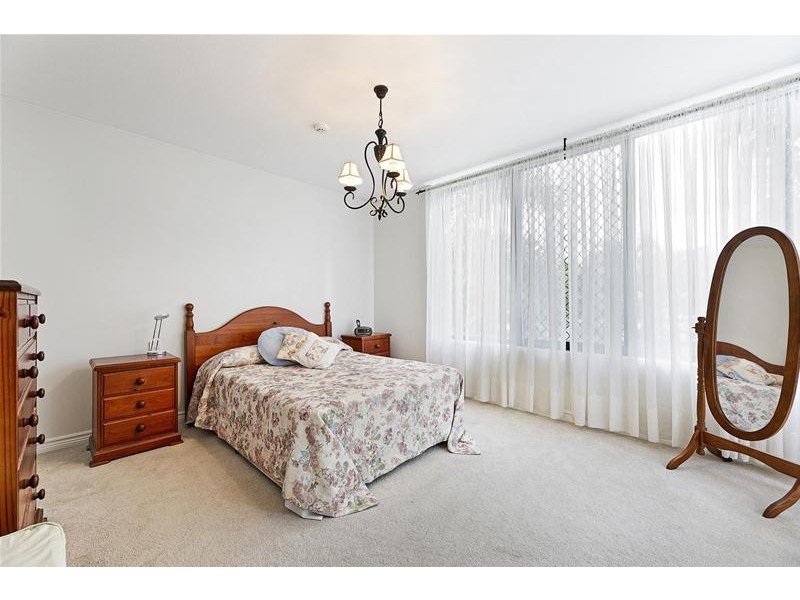 ‘CALAIS’ 19 Peak Avenue, Main Beach QLD 4217