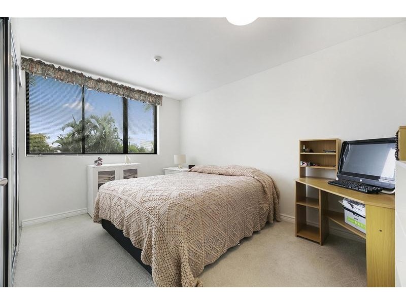 ‘CALAIS’ 19 Peak Avenue, Main Beach QLD 4217