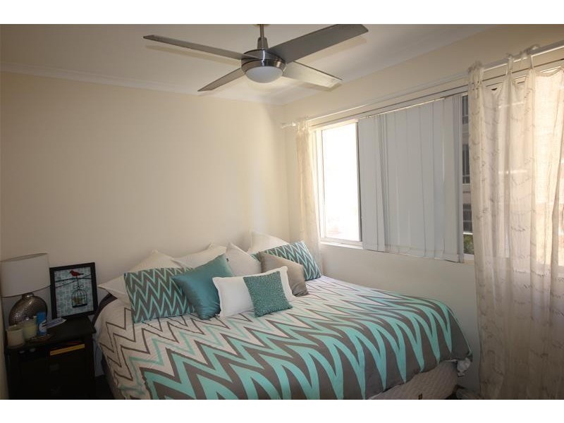 ‘The Decks’ 6 Breaker Street, Main Beach QLD 4217