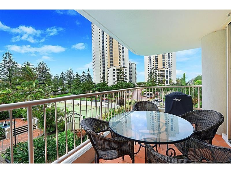 1 Peak Avenue ‘PARK LANE’, Main Beach QLD 4217