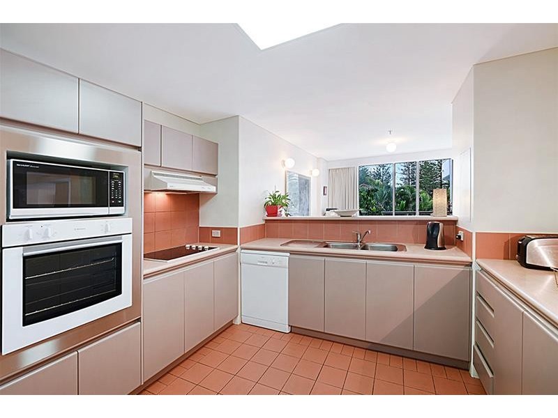 1 Peak Avenue ‘PARK LANE’, Main Beach QLD 4217