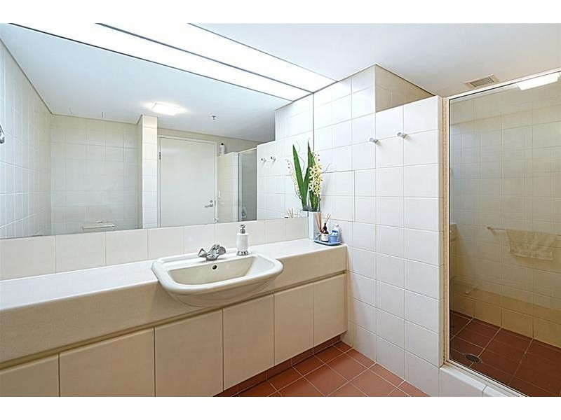 1 Peak Avenue ‘PARK LANE’, Main Beach QLD 4217