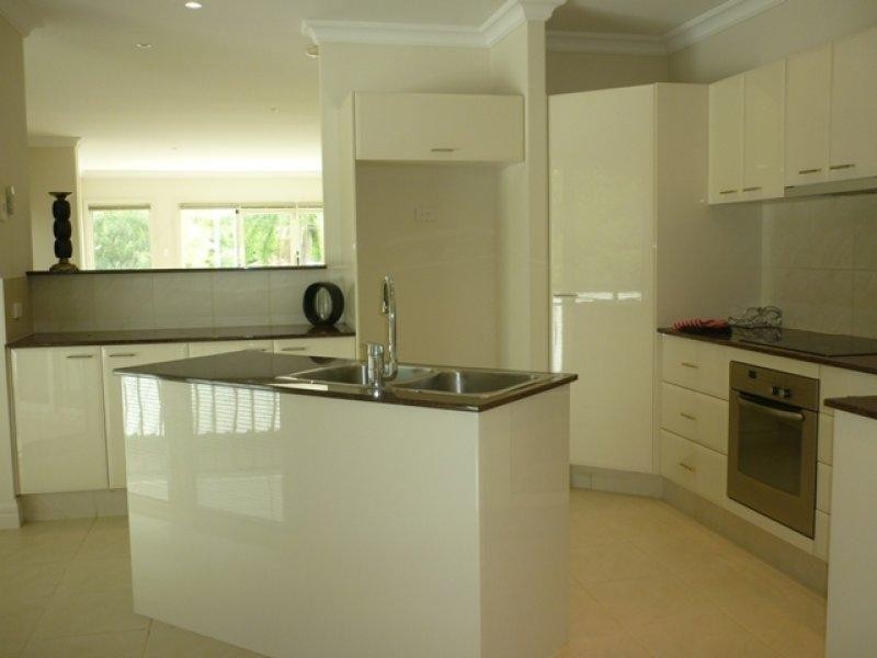 2/28 Birt Avenue, Surfers Paradise QLD 4217