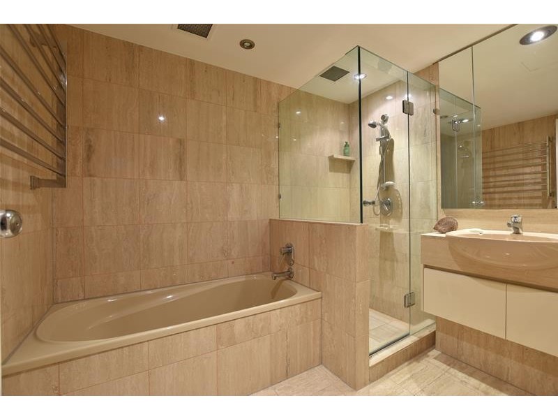 ‘CONTESSA’. 1  Serisier  Avenue, Main Beach QLD 4217