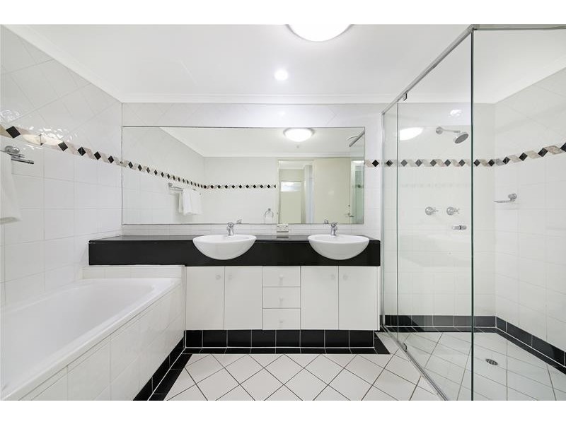 ‘XANADU EAST’ 59 Pacific Street, Main Beach QLD 4217