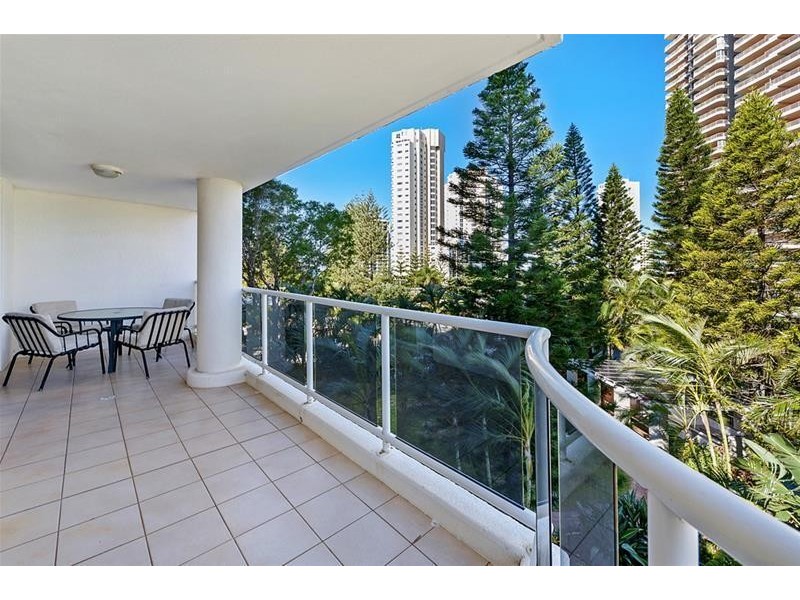 ‘OSCAR ON MAIN’ 1 Hughes Avenue, Main Beach QLD 4217