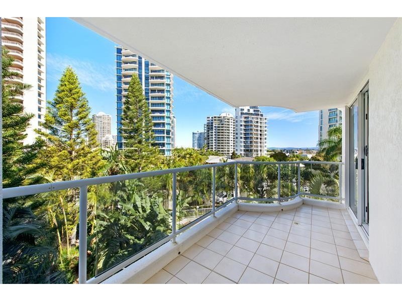 ‘OSCAR ON MAIN’ 1 Hughes Avenue, Main Beach QLD 4217