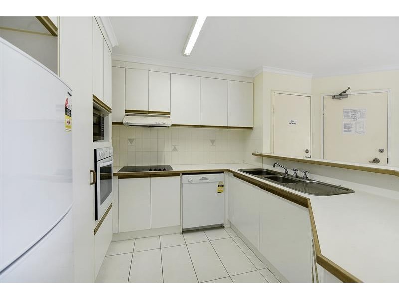 ‘CHIDORI COURT’ 1 Cronin Avenue, Main Beach QLD 4217