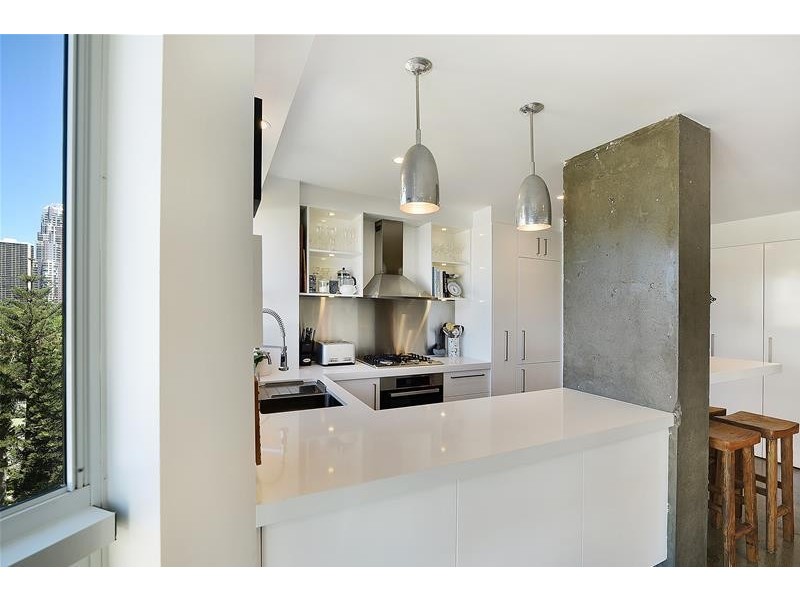 ‘The Crest’ 15 Breaker Street, Main Beach QLD 4217