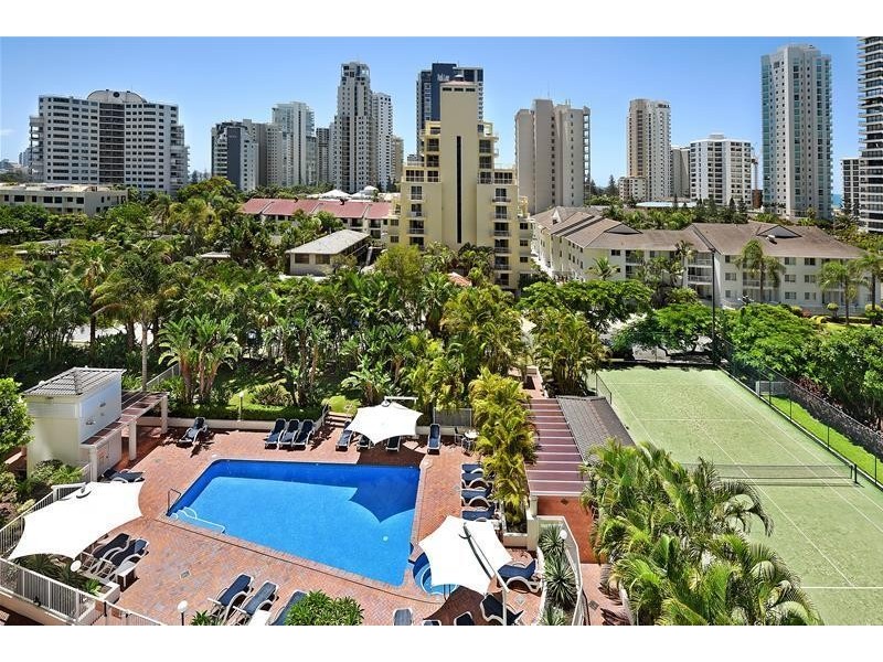 ‘The Crest’ 15 Breaker Street, Main Beach QLD 4217