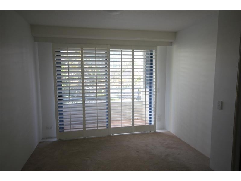 ‘Main Place’ 32 Cronin Avenue, Main Beach QLD 4217