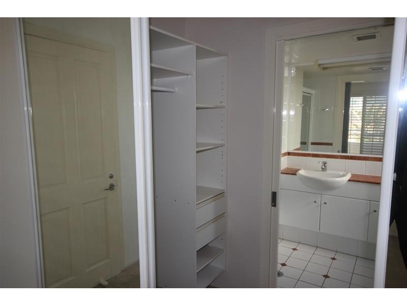 ‘Main Place’ 32 Cronin Avenue, Main Beach QLD 4217