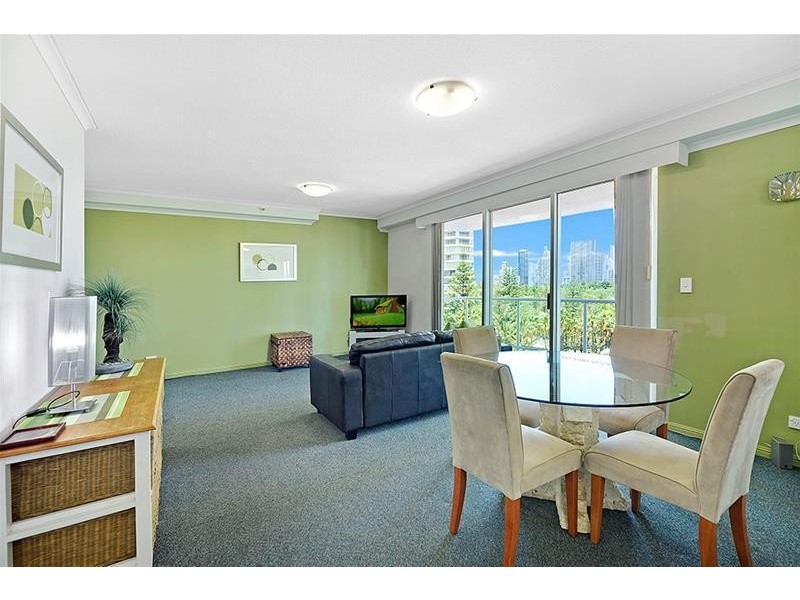 ‘THE CREST’ 15 Breaker_ Street, Main Beach QLD 4217