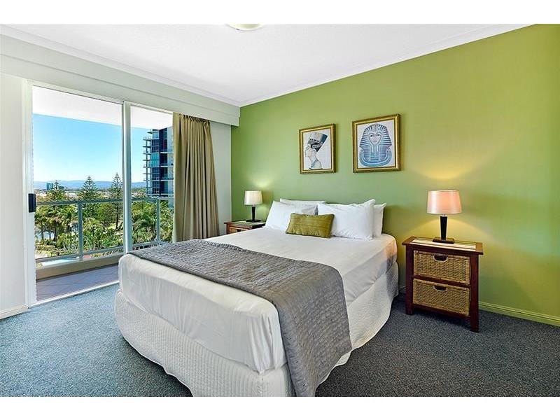 ‘THE CREST’ 15 Breaker_ Street, Main Beach QLD 4217