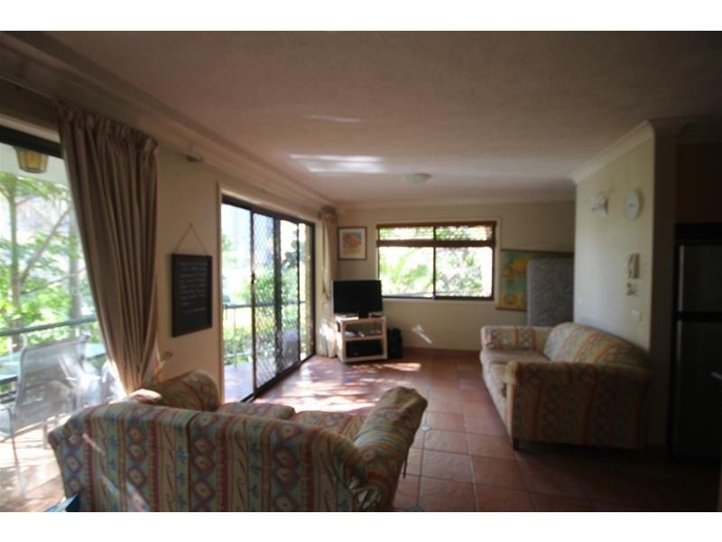 5 Pacific Street ‘Worabinda’, Main Beach QLD 4217