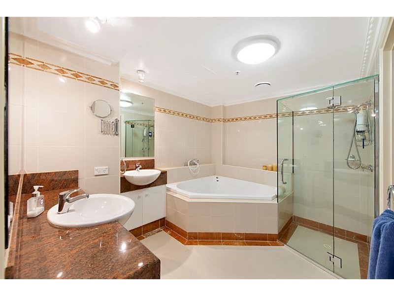 ‘OSCAR ON MAIN’ 1 Hughes Avenue, Main Beach QLD 4217