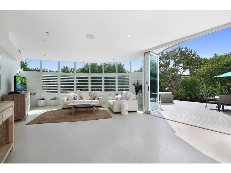 ‘MALIBU’ 3 Tedder Avenue, Main Beach QLD 4217