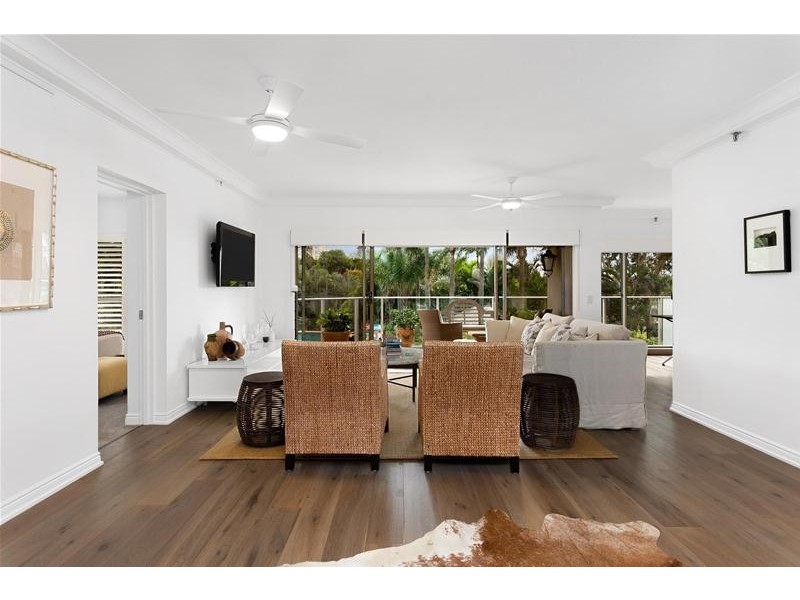 ‘ATLANTIS EAST’ 2 Admiralty Drive, Paradise Waters QLD 4217