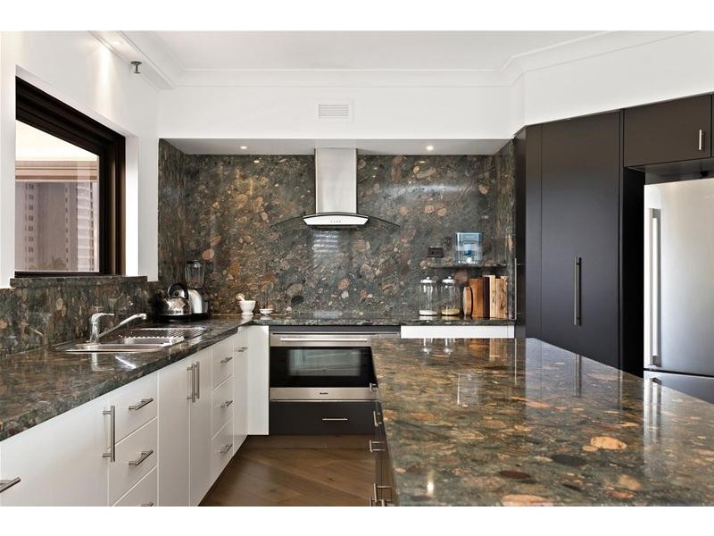 ‘ATLANTIS EAST’ 2 Admiralty Drive, Paradise Waters QLD 4217