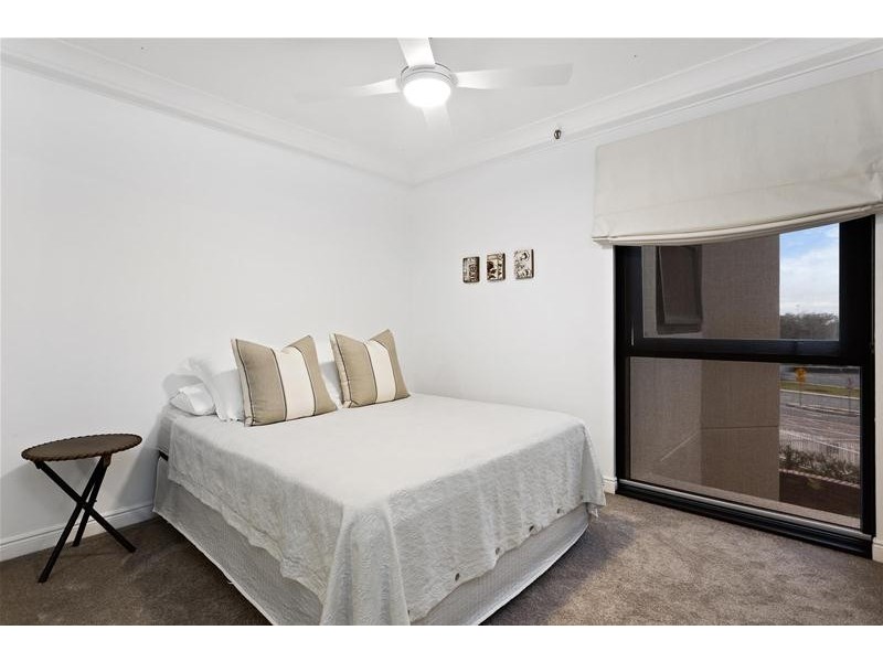 ‘ATLANTIS EAST’ 2 Admiralty Drive, Paradise Waters QLD 4217