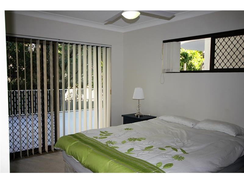 ‘SCALINADA’ 22 Woodroffe Avenue, Main Beach QLD 4217