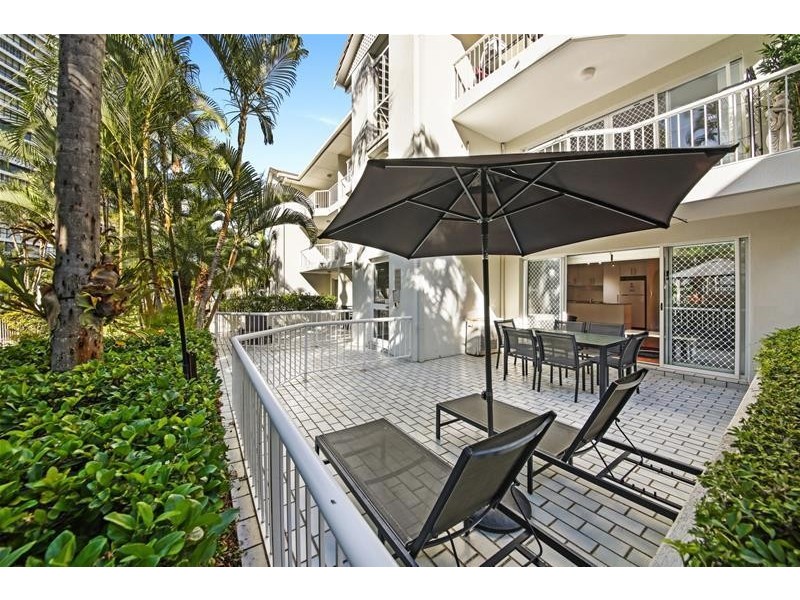 ‘Chidori Court’ 1 Cronin Avenue, Main Beach QLD 4217