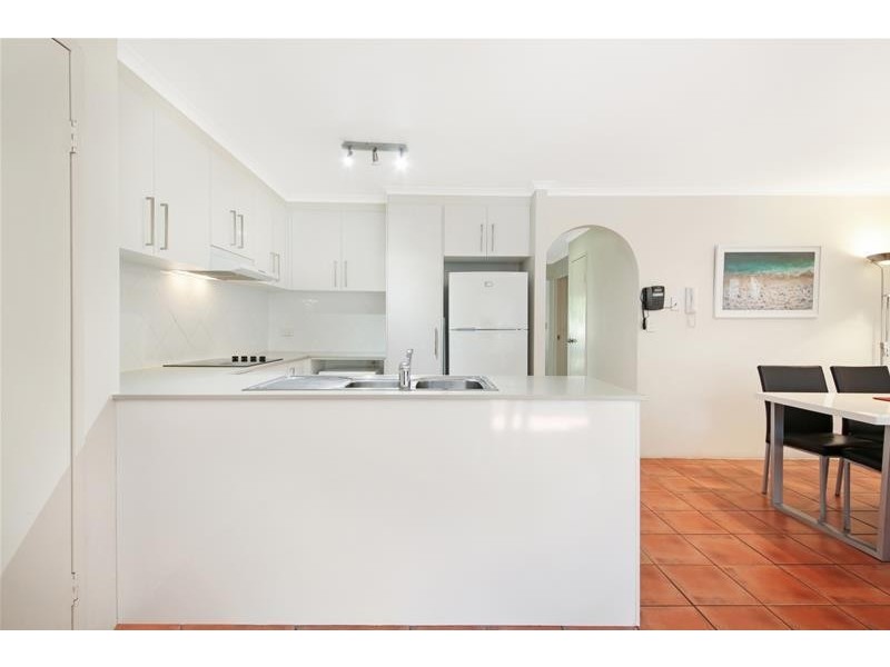 ‘Chidori Court’ 1 Cronin Avenue, Main Beach QLD 4217