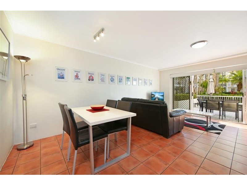 ‘Chidori Court’ 1 Cronin Avenue, Main Beach QLD 4217