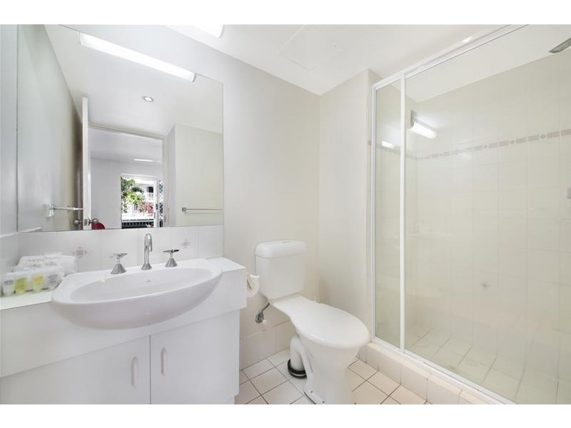 ‘Chidori Court’ 1 Cronin Avenue, Main Beach QLD 4217