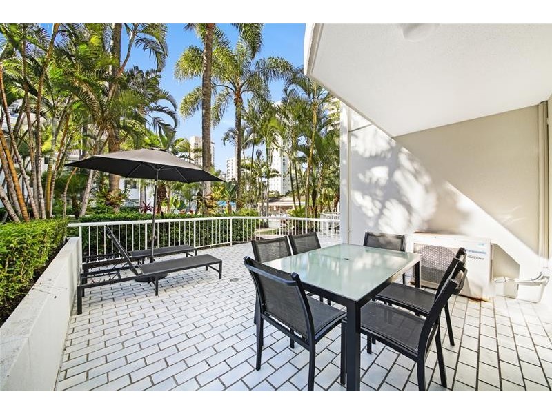 ‘Chidori Court’ 1 Cronin Avenue, Main Beach QLD 4217