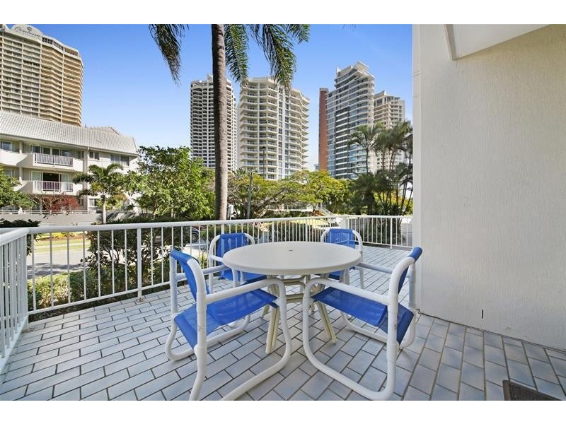 ‘Chidori Court’ 1 Cronin Avenue, Main Beach QLD 4217