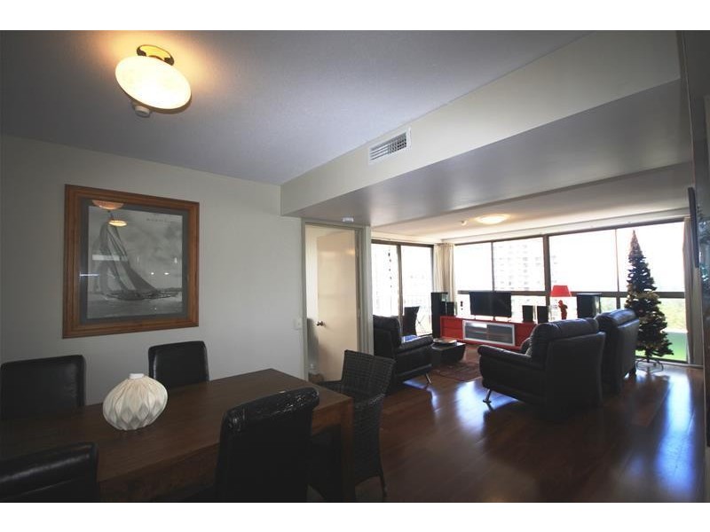 ‘Royal Surfrider’ Main Beach Parade, Main Beach QLD 4217